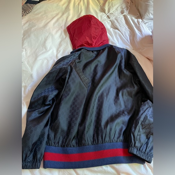 Windbreaker - Picture 3 of 6